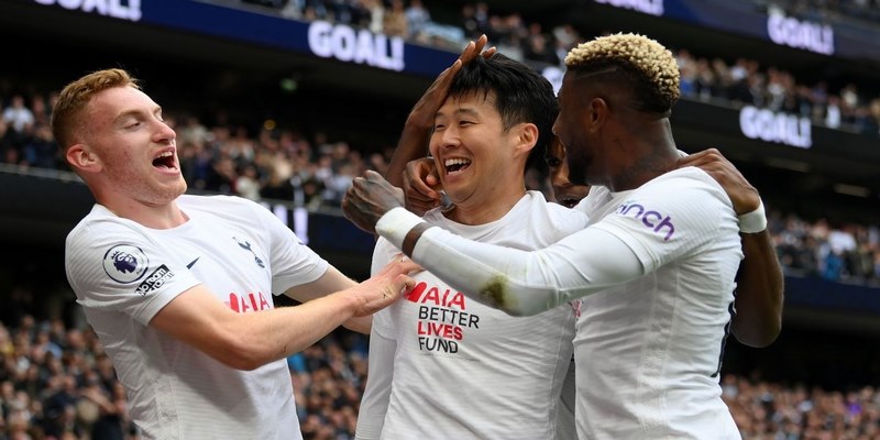 Vì sao nói Tottenham dễ 15 năm trắng tay?